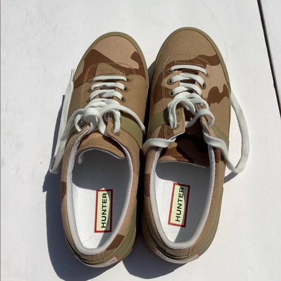 Hunter - Picture 2 of 12